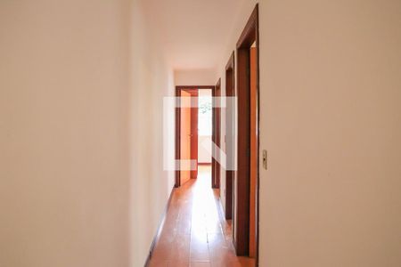 Corredor de apartamento para alugar com 3 quartos, 76m² em União, Belo Horizonte