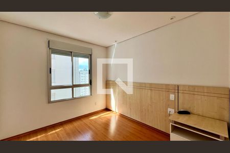 quarto de apartamento à venda com 2 quartos, 66m² em Belvedere, Belo Horizonte