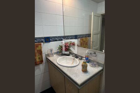 Banheiro de apartamento à venda com 1 quarto, 65m² em Copacabana, Rio de Janeiro