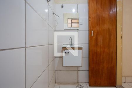 Banheiro de casa de condomínio para alugar com 1 quarto, 26m² em Havaí, Belo Horizonte