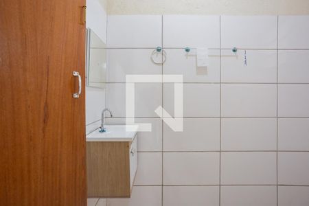 Banheiro de casa de condomínio para alugar com 1 quarto, 34m² em Havaí, Belo Horizonte