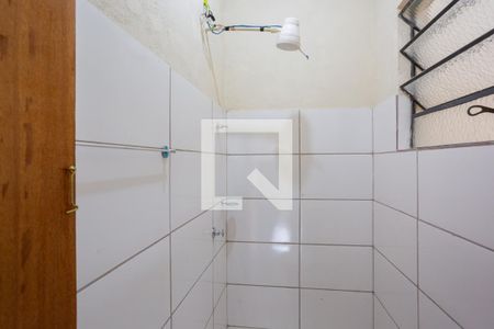 Banheiro de casa de condomínio para alugar com 1 quarto, 26m² em Havaí, Belo Horizonte