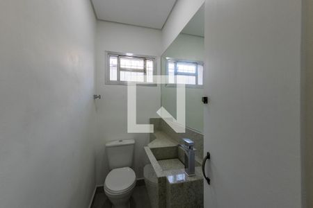 Lavabo de casa para alugar com 3 quartos, 190m² em Jardim Avelino, São Paulo