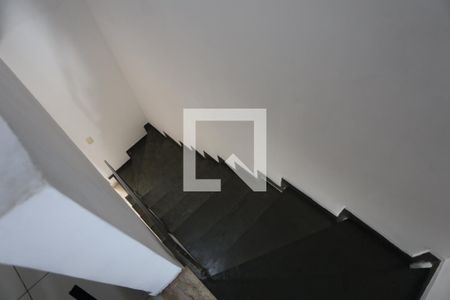 Escadas de casa à venda com 3 quartos, 120m² em Jardim Ivana, São Paulo