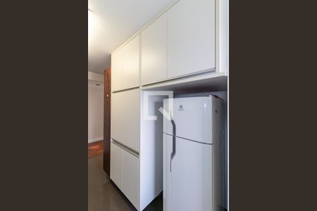 Cozinha de apartamento para alugar com 2 quartos, 117m² em Itaim Bibi, São Paulo