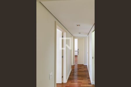 Corredor de apartamento para alugar com 2 quartos, 117m² em Itaim Bibi, São Paulo