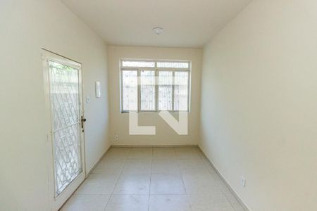 Sala de casa para alugar com 1 quarto, 95m² em Bento Ribeiro, Rio de Janeiro