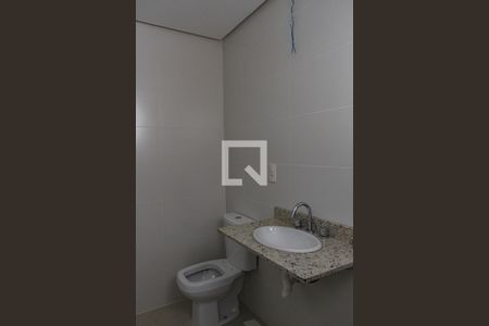 Banheiro Suite de apartamento à venda com 2 quartos, 57m² em Santo Antônio, Porto Alegre