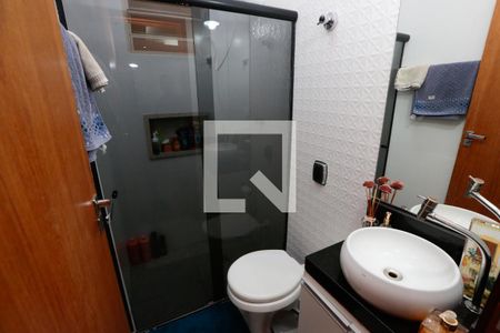 Banheiro de apartamento à venda com 2 quartos, 75m² em Milionários, Belo Horizonte
