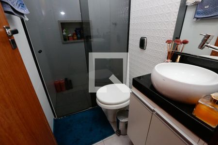 Banheiro de apartamento à venda com 2 quartos, 75m² em Milionários, Belo Horizonte