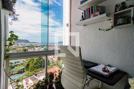 Sala de apartamento para alugar com 2 quartos, 86m² em Camboinhas, Niterói