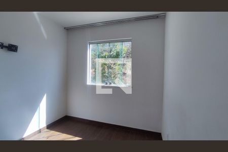 Quarto 2 de apartamento para alugar com 2 quartos, 40m² em Cabral, Contagem