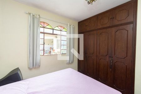 Quarto 1 de casa à venda com 3 quartos, 360m² em Califórnia, Belo Horizonte