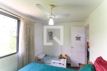 Quarto 1 de apartamento para alugar com 2 quartos, 45m² em Jardim Mirna, Taboão da Serra