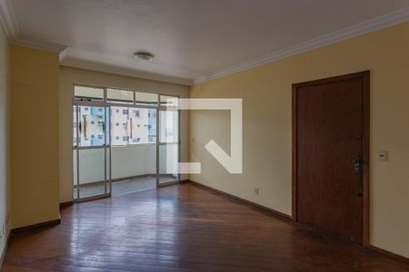 Sala de apartamento à venda com 3 quartos, 83m² em Santa Efigênia, Belo Horizonte