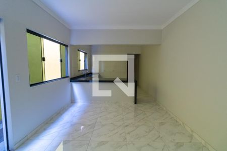 Sala de casa para alugar com 2 quartos, 110m² em Vila Virginia, Itaquaquecetuba