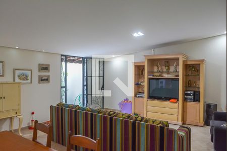 Sala de TV de casa para alugar com 4 quartos, 280m² em Jardim Portugal, São Bernardo do Campo
