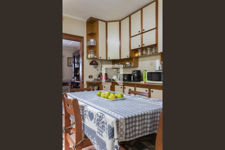 Casa à venda com 138m², 2 quartos e 2 vagas Casa à venda com 138m², 2 quartos e 2 vagasCozinha