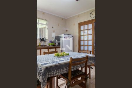 Casa à venda com 138m², 2 quartos e 2 vagas Casa à venda com 138m², 2 quartos e 2 vagasCozinha