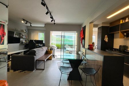 Sala de apartamento para alugar com 1 quarto, 70m² em Empresarial 18 do Forte, Barueri