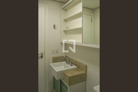 Banheiro de apartamento à venda com 1 quarto, 40m² em Praia de Belas, Porto Alegre