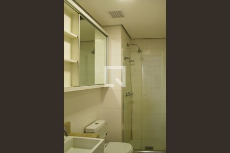 Banheiro de apartamento à venda com 1 quarto, 40m² em Praia de Belas, Porto Alegre