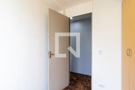 Quarto 1 de apartamento para alugar com 2 quartos, 55m² em Novo Mundo, Curitiba