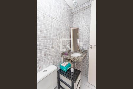 Apartamento à venda com 60m², 2 quartos e 1 vaga Apartamento à venda com 60m², 2 quartos e 1 vagaBanheiro social