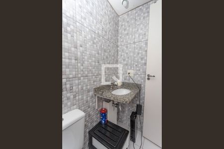 Apartamento à venda com 60m², 2 quartos e 1 vaga Apartamento à venda com 60m², 2 quartos e 1 vagaBanheiro da suíte