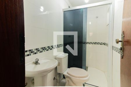 Banheiro de casa para alugar com 1 quarto, 28m² em Parque dos Principes, São Paulo