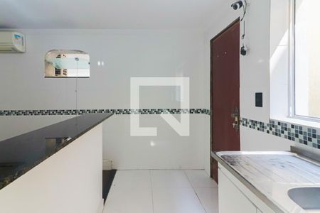 Cozinha de casa para alugar com 1 quarto, 28m² em Parque dos Principes, São Paulo