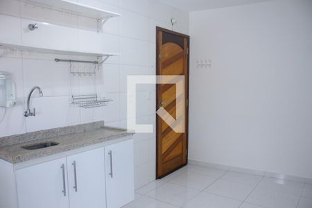 Cozinha de kitnet/studio para alugar com 1 quarto, 20m² em Caxingui, São Paulo