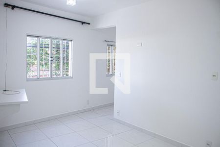 Quarto de kitnet/studio para alugar com 1 quarto, 20m² em Caxingui, São Paulo