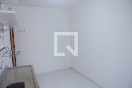 Cozinha de kitnet/studio para alugar com 1 quarto, 20m² em Caxingui, São Paulo