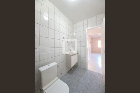 Banheiro de casa de condomínio para alugar com 2 quartos, 60m² em Rio Branco, São Leopoldo