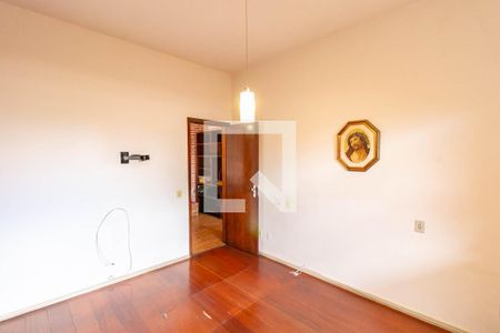 Quarto 1 de casa à venda com 3 quartos, 360m² em Carlos Prates, Belo Horizonte