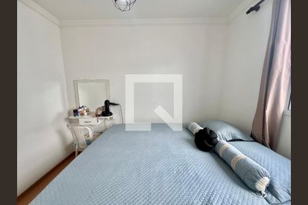 Quarto de apartamento à venda com 2 quartos, 45m² em Chácara Cotia, Contagem