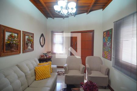Sala de casa à venda com 2 quartos, 214m² em Santa Teresa, São Leopoldo