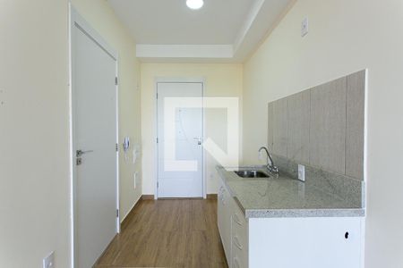 Cozinha de kitnet/studio à venda com 1 quarto, 27m² em Chácara Seis de Outubro, São Paulo