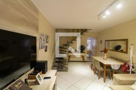 Sala de casa à venda com 2 quartos, 106m² em Vila Araguaia, São Paulo
