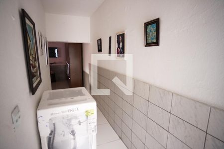 Corredor de casa à venda com 3 quartos, 160m² em Glória, Belo Horizonte