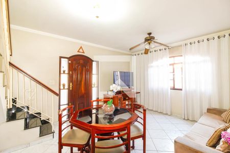 Sala de casa para alugar com 2 quartos, 180m² em Vila Carrao, São Paulo