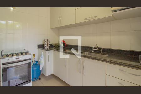 Casa à venda com 215m², 3 quartos e 3 vagas Casa à venda com 215m², 3 quartos e 3 vagasCozinha - Armários