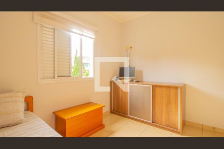 Casa à venda com 215m², 3 quartos e 3 vagas Casa à venda com 215m², 3 quartos e 3 vagasQuarto