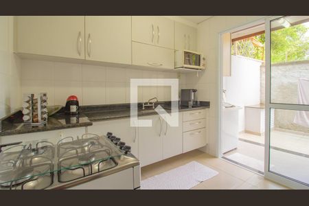 Casa à venda com 215m², 3 quartos e 3 vagas Casa à venda com 215m², 3 quartos e 3 vagasCozinha