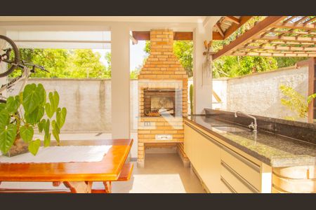 Casa à venda com 215m², 3 quartos e 3 vagas Casa à venda com 215m², 3 quartos e 3 vagasÁrea gourmet