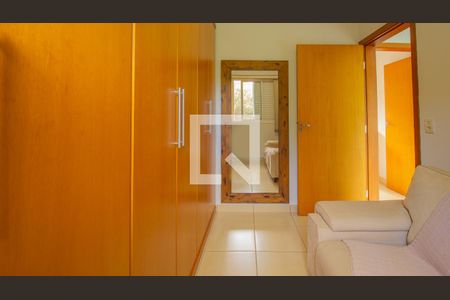 Casa à venda com 215m², 3 quartos e 3 vagas Casa à venda com 215m², 3 quartos e 3 vagasCloset