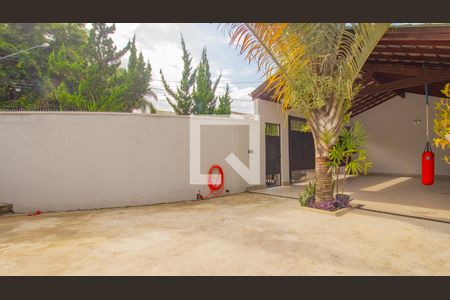 Casa à venda com 215m², 3 quartos e 3 vagas Casa à venda com 215m², 3 quartos e 3 vagasGaragem