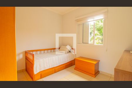 Casa à venda com 215m², 3 quartos e 3 vagas Casa à venda com 215m², 3 quartos e 3 vagasQuarto