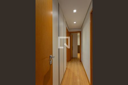 Corredor de apartamento à venda com 4 quartos, 260m² em Cruzeiro, Belo Horizonte